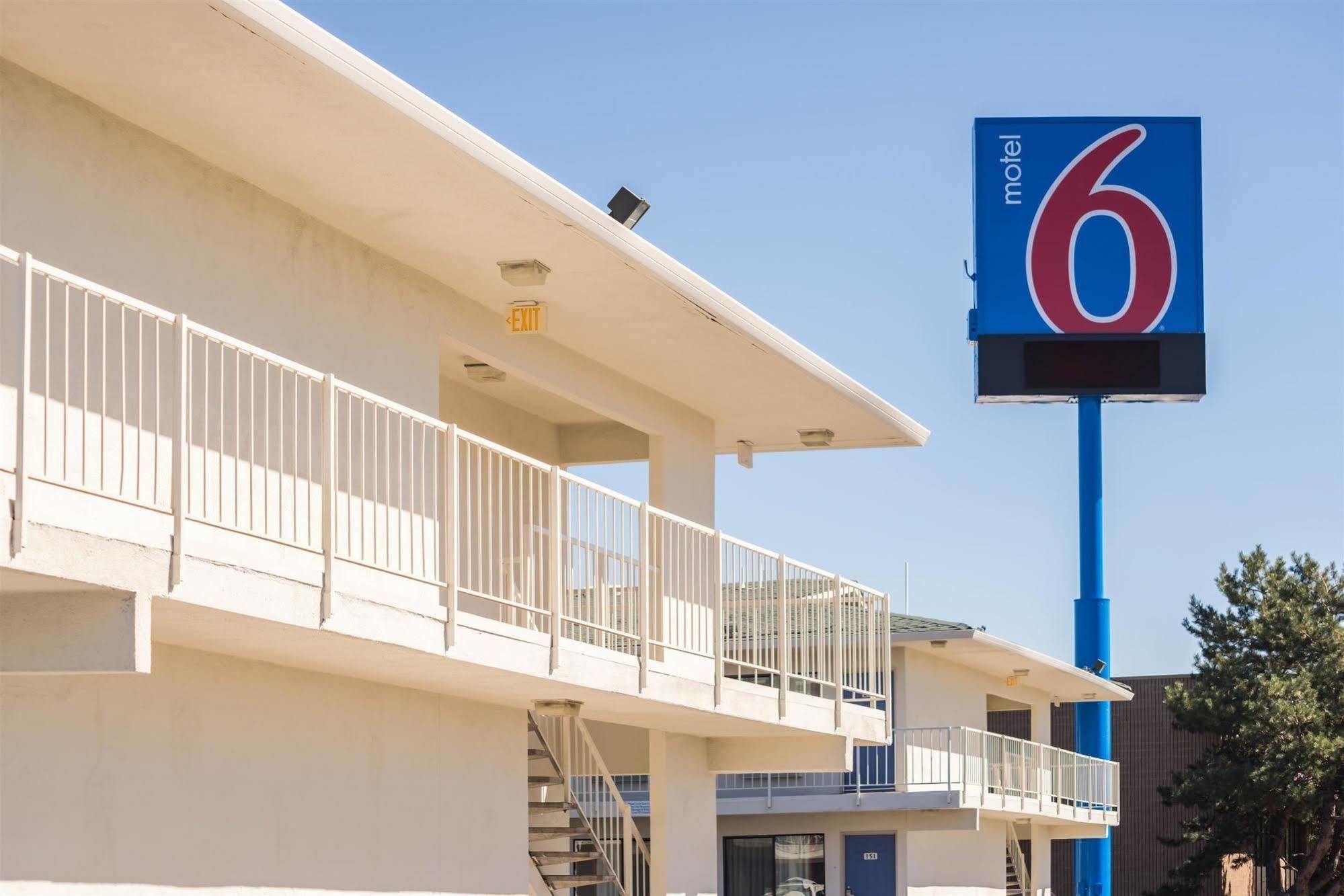 Motel 6-Reno, Nv - West ภายนอก รูปภาพ