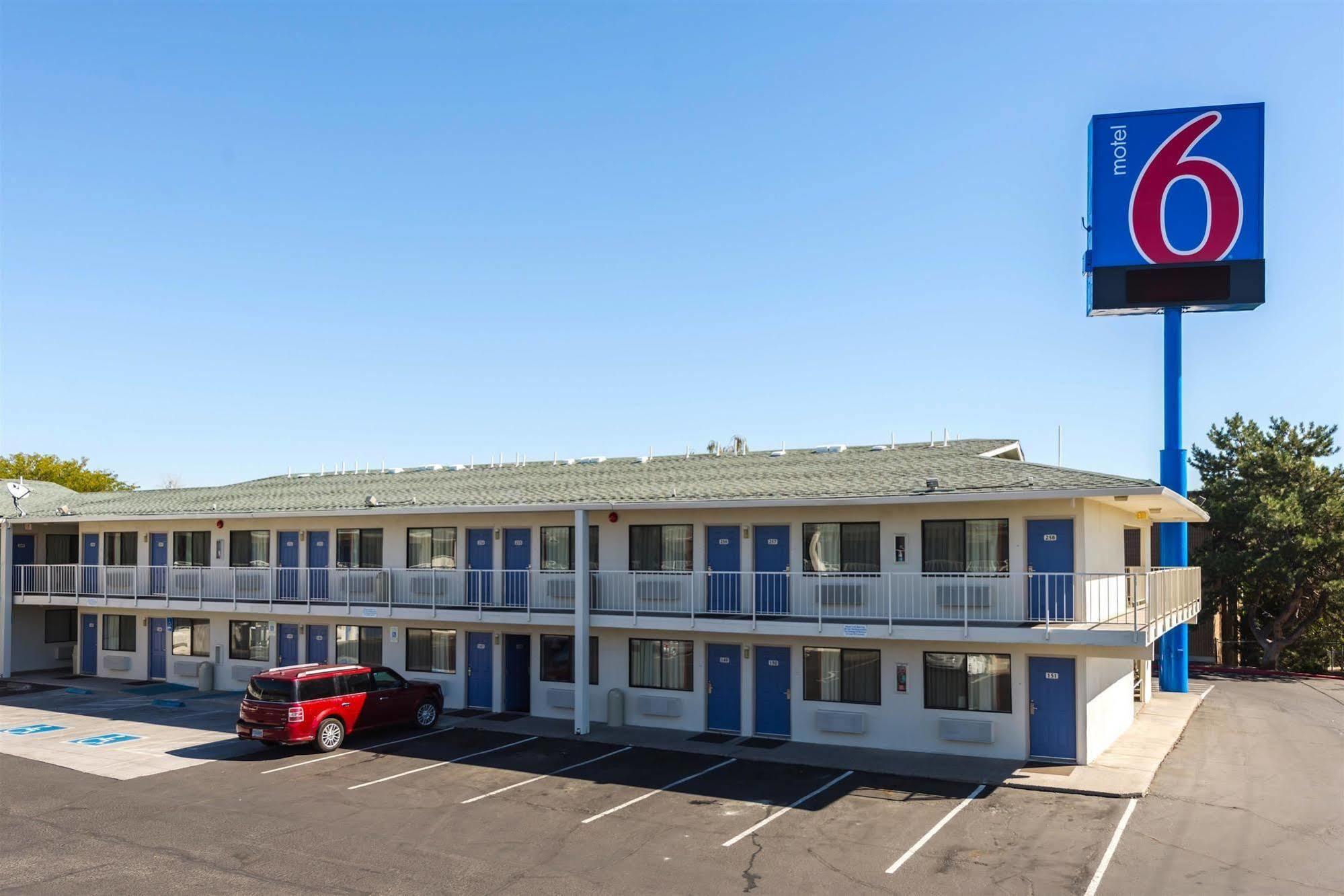 Motel 6-Reno, Nv - West ภายนอก รูปภาพ