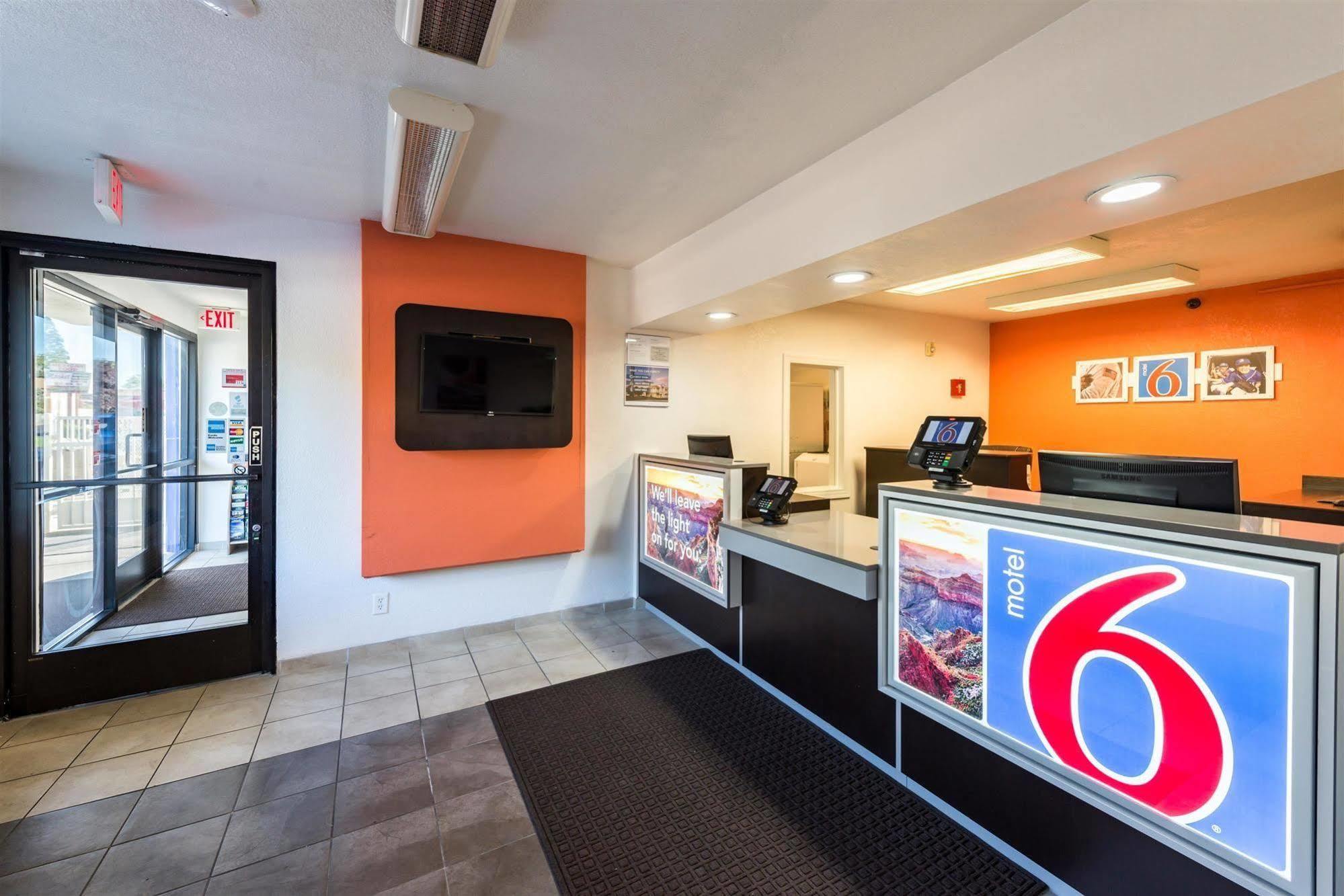 Motel 6-Reno, Nv - West ภายนอก รูปภาพ