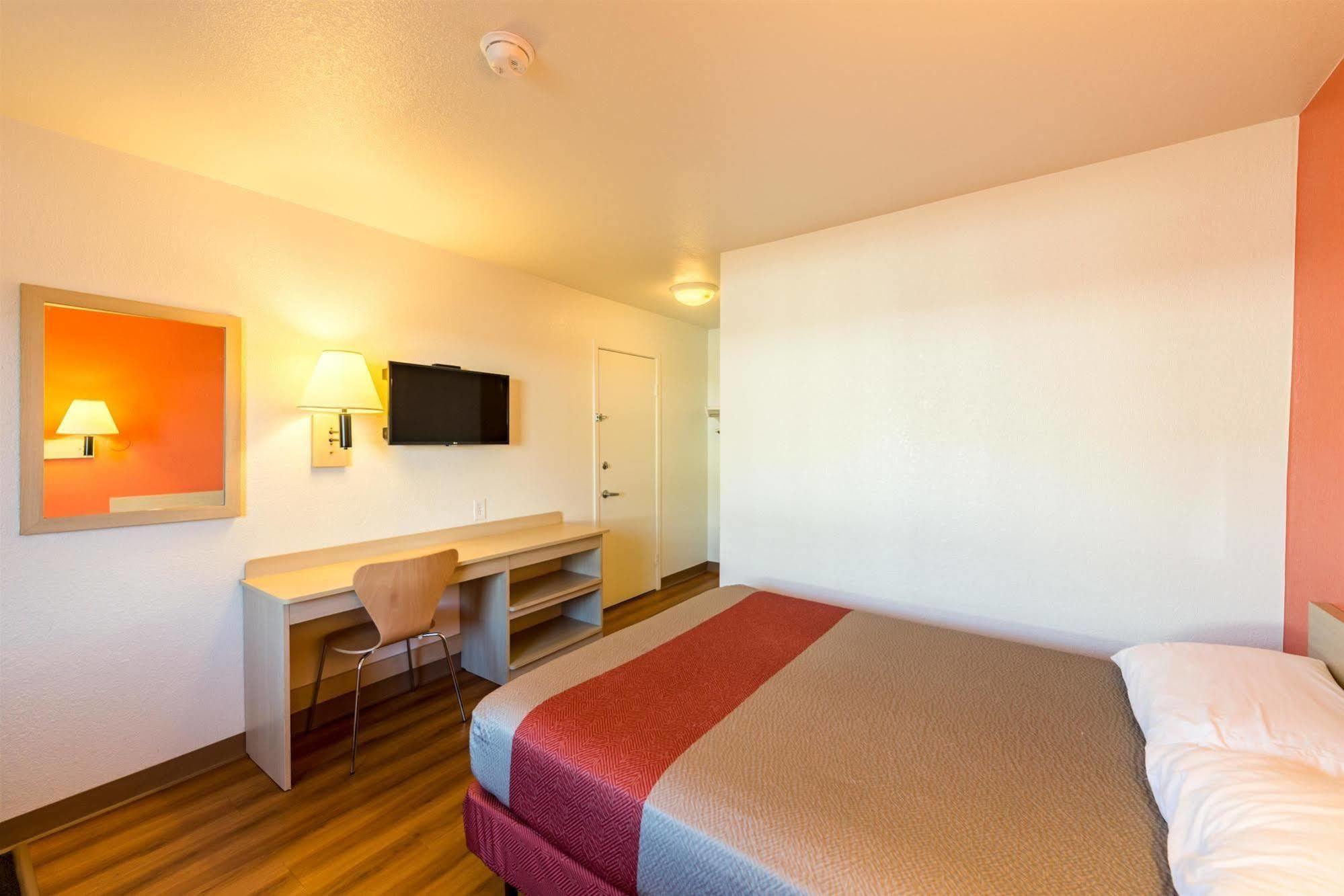 Motel 6-Reno, Nv - West ภายนอก รูปภาพ