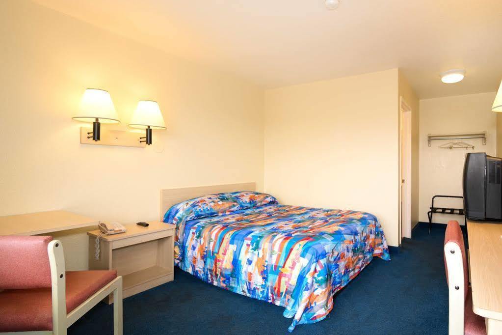 Motel 6-Reno, Nv - West ภายนอก รูปภาพ